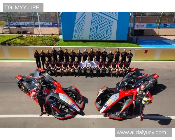 深圳乒乓球队在杯赛积分榜上以80分稳居第一展现强劲实力